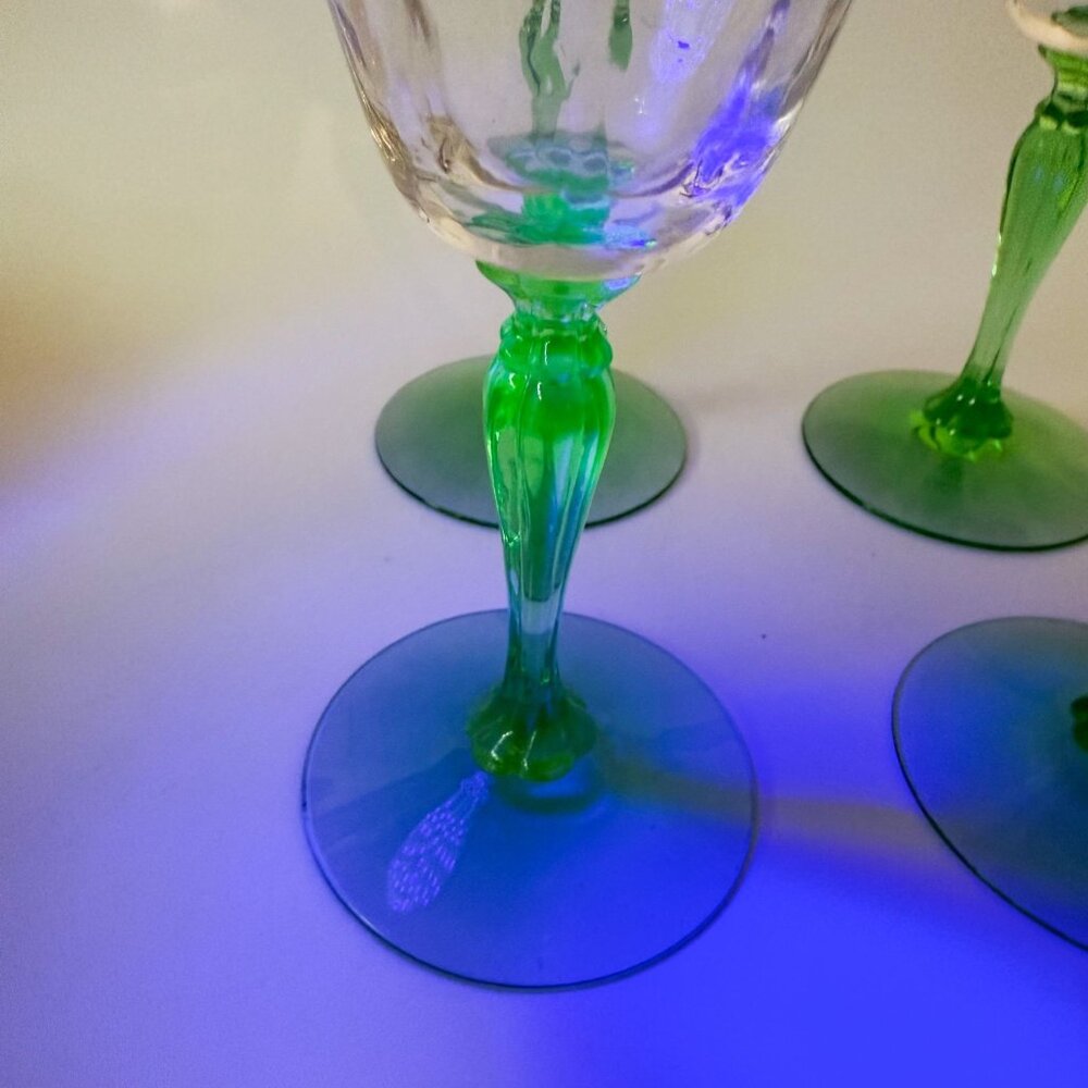 Fostoria Glass 6004 Uranium Green Stem Loop Optic Clear Water Goblets Set of 4 - Picture 6 of 6